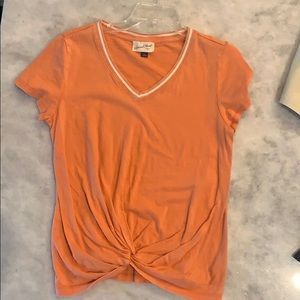 Universal thread orange v-neck